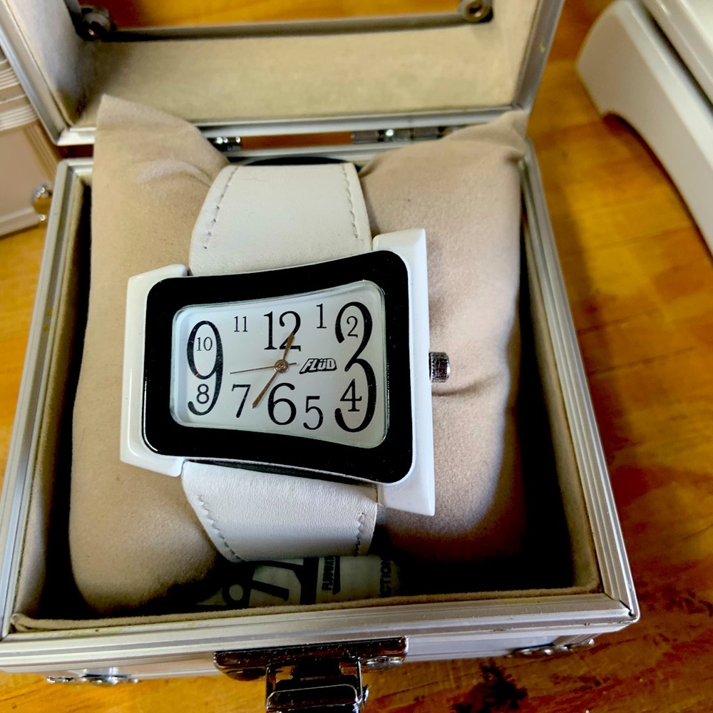 VINTAGE FLUD WATCH